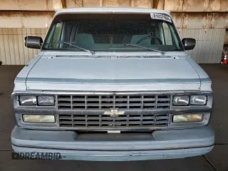 1992 Chevrolet Chevy Van z VIN 1GBEG25K3N7110762, wystawiony jako Copart lot #81037964 z przebiegiem 202 599 mil mil oraz Czysty tytuł • Clean title. Historia ofert i sprzedaży dostępna na DreamBid. Obrazek 5.