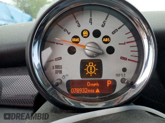 2011 MINI Hardtop S with VIN WMWSV3C55BTY10340, listed as a Copart auction lot 88598945 with Not Provided miles and Salvage Title. Bid and sale history available at DreamBid. Image 9.