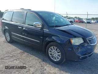 2011 Chrysler Town & Country Touring L z VIN 2A4RR8DGXBR749376, wystawiony jako IAAI lot #42202317 z przebiegiem 61 666 mil mil oraz . Historia ofert i sprzedaży dostępna na DreamBid. Obrazek 1.