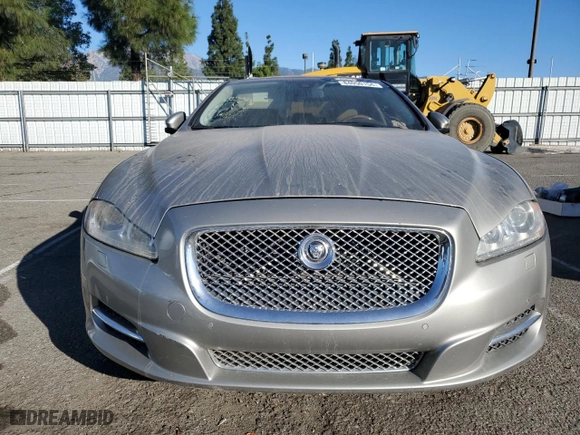 2013 Jaguar XJ with VIN SAJWA1C73D8V57984, listed as a Copart auction lot 84050154 with NaN miles and Clean Title. Bid and sale history available at carsss.com. Image 5.