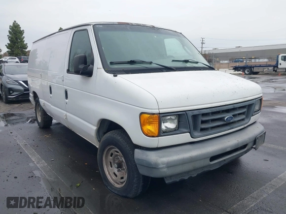 2004 Ford Econoline Cargo with VIN 1FTRE14W44HA43969, listed as a IAAI auction lot 41488289 with 268,097 mi miles. Bid and sale history available at carsss.com. Image 1.