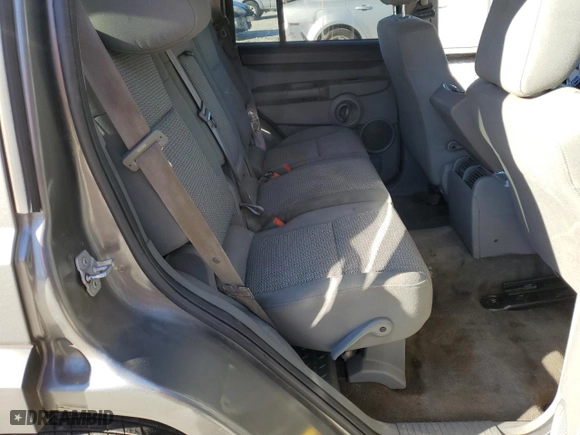 2007 Jeep Commander Sport with VIN 1J8HH48K37C695133, listed as a Copart auction lot 41487995 with 365,598 mi miles and Salvage Title. Bid and sale history available at carsss.com. Image 12.