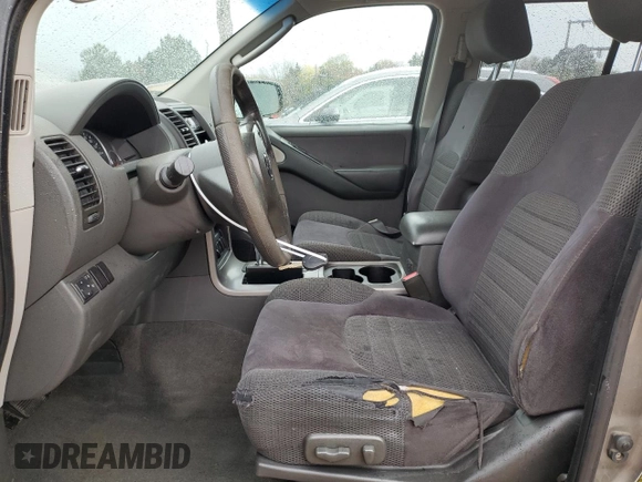 2006 Nissan Pathfinder SE z VIN 5N1AR18W46C638490, wystawiony jako Copart lot #49821735 z przebiegiem 233 063 mil mil oraz Szkoda całkowita • Salvage title. Historia ofert i sprzedaży dostępna na DreamBid. Obrazek 7.