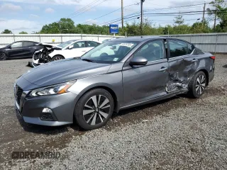 2021 Nissan Altima SV z VIN 1N4BL4DV3MN408021, wystawiony jako Copart lot #57078765 z przebiegiem 47 456 mil mil oraz Szkoda całkowita • Salvage title. Historia ofert i sprzedaży dostępna na DreamBid. Obrazek 1.