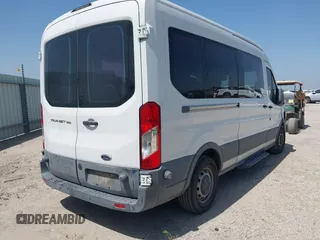2015 Ford Transit XL z VIN 1FBAX2CM5FKB12854, wystawiony jako IAAI lot #42744192 z przebiegiem 54 236 mil mil oraz . Historia ofert i sprzedaży dostępna na DreamBid. Obrazek 4.