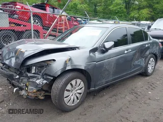 2010 Honda Accord LX z VIN 1HGCP2F37AA088161, wystawiony jako IAAI lot #42256427 z przebiegiem 194 959 mil mil oraz . Historia ofert i sprzedaży dostępna na DreamBid. Obrazek 2.