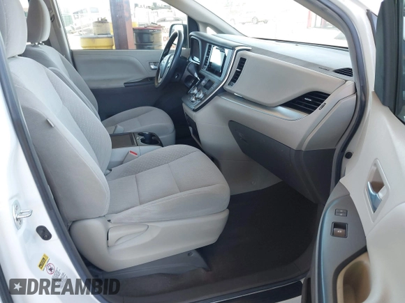 2017 Toyota Sienna LE Auto Access Seat with VIN 5TDKZ3DC5HS820717, listed as a IAAI auction lot 41884712 with 42,592 mi miles. Bid and sale history available at carsss.com. Image 5.