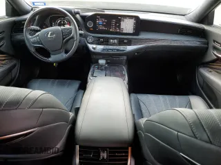 2022 Lexus LS with VIN JTHD51FF1N5017547, listed as a Copart auction lot 71769464 with 3,970 mi miles and Clean Title. Bid and sale history available at carsss.com. Image 8.