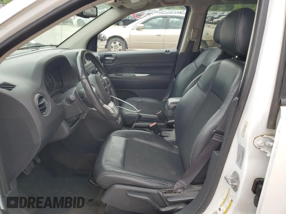 2016 Jeep Compass Latitude с VIN 1C4NJCEAXGD773650, выставлен на аукционе Copart как лот 60400805 с пробегом 83 754 миль миль и Списание • Salvage title. История ставок и продаж доступна на DreamBid. Изображение 7.