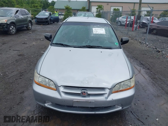 2000 Honda Accord DX z VIN 1HGCF8643YA095133, wystawiony jako IAAI lot #42377541 z przebiegiem 137 515 mil mil oraz . Historia ofert i sprzedaży dostępna na DreamBid. Obrazek 13.