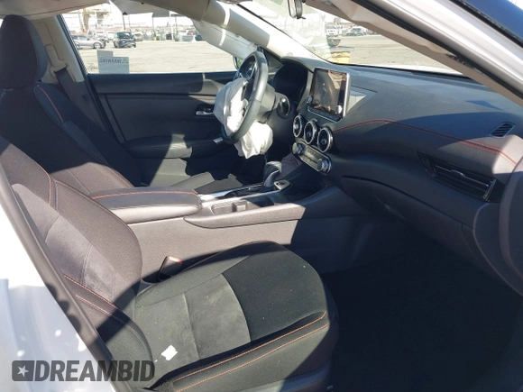2024 Nissan Sentra SR with VIN 3N1AB8DV8RY262356, listed as a IAAI auction lot 41104932 with 5,880 mi miles and . Bid and sale history available at DreamBid. Image 5.