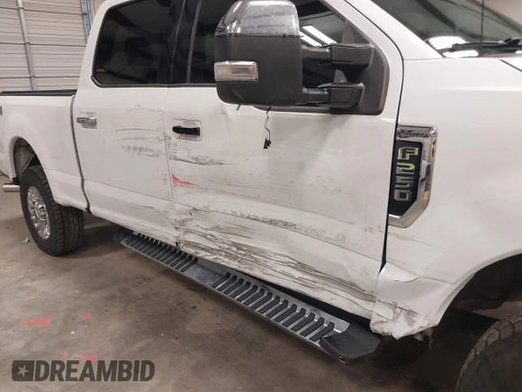 2020 Ford F-250 XL z VIN 1FT7W2B65LED67610, wystawiony jako IAAI lot #41288173 z przebiegiem 160 730 mil mil oraz . Historia ofert i sprzedaży dostępna na DreamBid. Obrazek 6.