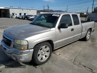 2004 GMC Sierra 1500 SLE with VIN 2GTEC19V641276596, listed as a Copart auction lot 46263995 with 258,220 mi miles and Clean Title. Bid and sale history available at DreamBid. Image 1.