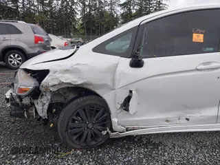 2020 Honda Fit Sport z VIN 3HGGK5H68LM715075, wystawiony jako IAAI lot #42135559 z przebiegiem Nie podano mil oraz . Historia ofert i sprzedaży dostępna na DreamBid. Obrazek 6.