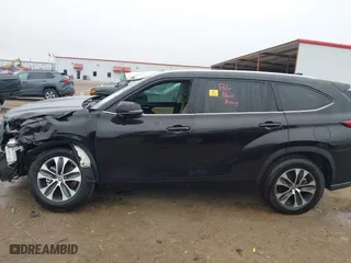 2021 Toyota Highlander XLE with VIN 5TDGZRAH2MS046851, listed as a IAAI auction lot 41603390 with 1 mi miles. Bid and sale history available at carsss.com. Image 15.