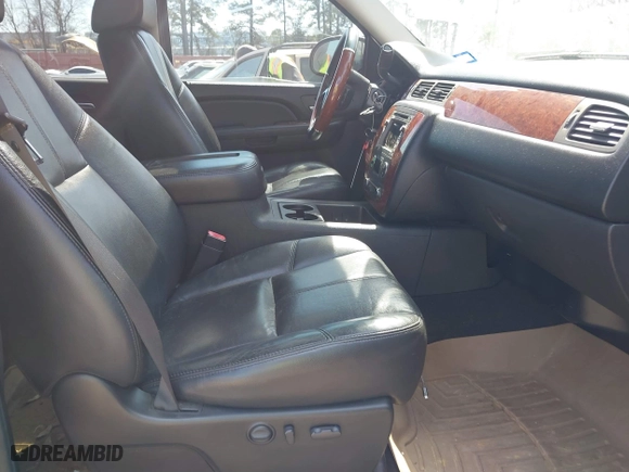 2009 Chevrolet Silverado 1500 LTZ with VIN 3GCEK33M99G156496, listed as a IAAI auction lot 41794538 with 138,829 mi miles. Bid and sale history available at carsss.com. Image 5.