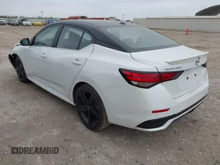 2024 Nissan Sentra SR z VIN 3N1AB8DVXRY290255, wystawiony jako IAAI lot #41935808 z przebiegiem 1 058 mil mil oraz . Historia ofert i sprzedaży dostępna na DreamBid. Obrazek 3.