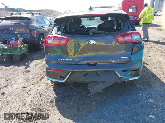 2018 Kia Niro EX with VIN KNDCC3LC6J5137430, listed as a IAAI auction lot 41804509 with 139,140 mi miles. Bid and sale history available at carsss.com. Image 15.