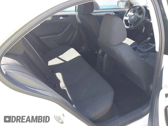 2015 Volkswagen Jetta Sedan 2.0L TDI SEL with VIN 3VWLA7AJ2FM282123, listed as a IAAI auction lot 41887845 with 115,738 mi miles. Bid and sale history available at carsss.com. Image 8.