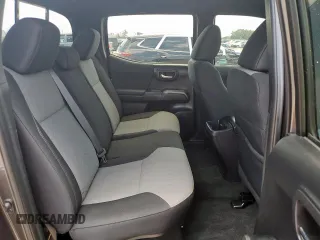 2023 Toyota Tacoma SR z VIN 3TMCZ5AN5PM598443, wystawiony jako Copart lot #60485035 z przebiegiem 18 842 mil mil oraz Szkoda całkowita • Salvage title. Historia ofert i sprzedaży dostępna na DreamBid. Obrazek 11.