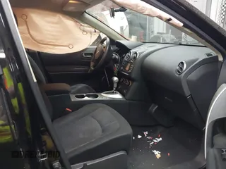 2015 Nissan Rogue S z VIN JN8AS5MV7FW250122, wystawiony jako IAAI lot #41580981 z przebiegiem 99 297 mil mil oraz . Historia ofert i sprzedaży dostępna na DreamBid. Obrazek 5.