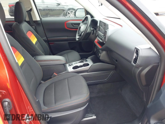 2024 Ford Bronco z VIN 3FMCR9K69RRF45079, wystawiony jako IAAI lot #42009210 z przebiegiem 3 267 mil mil oraz . Historia ofert i sprzedaży dostępna na DreamBid. Obrazek 5.