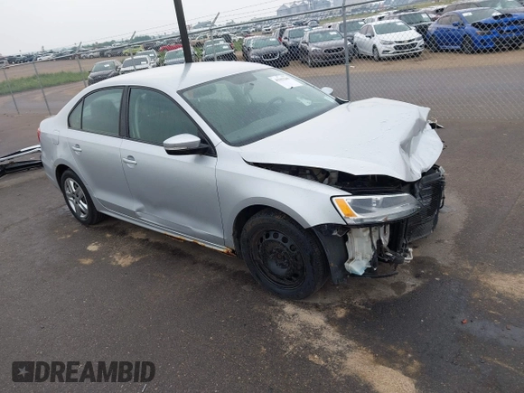 2011 Volkswagen Jetta SE с VIN 3VWDZ7AJ2BM348984, выставлен на аукционе IAAI как лот 42503246 с пробегом 77 392 миль миль и . История ставок и продаж доступна на DreamBid. Изображение 1.