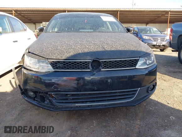 2013 Volkswagen Jetta SE z VIN 3VWDP7AJ4DM354519, wystawiony jako IAAI lot #42001917 z przebiegiem 130 851 mil mil oraz . Historia ofert i sprzedaży dostępna na DreamBid. Obrazek 6.