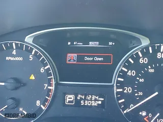 2014 Nissan Pathfinder S with VIN 5N1AR2MM2EC611720, listed as a IAAI auction lot 41863203 with 241,234 mi miles. Bid and sale history available at carsss.com. Image 7.