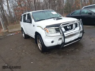 2005 Nissan Pathfinder SE with VIN 5N1AR18U15C734896, listed as a IAAI auction lot 41038342 with 188,910 mi miles. Bid and sale history available at carsss.com. Image 1.