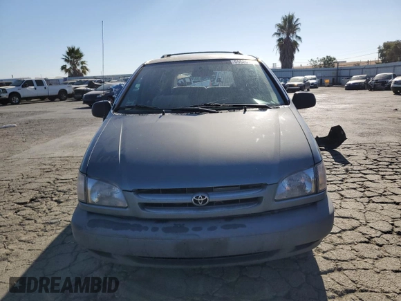 2000 Toyota Sienna CE with VIN 4T3ZF19C9YU222343, listed as a Copart auction lot 69520224 with 524,710 mi miles and Salvage Title. Bid and sale history available at carsss.com. Image 5.