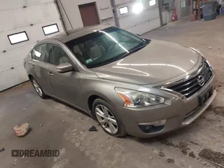 2014 Nissan Altima 2.5 with VIN 1N4AL3APXEN255733, listed as a IAAI auction lot 41566176 with 189,993 mi miles. Bid and sale history available at carsss.com. Image 1.