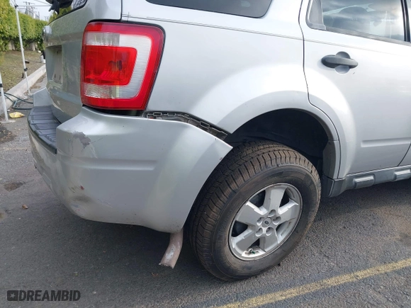 2008 Ford Escape XLT with VIN 1FMCU03108KA62726, listed as a IAAI auction lot 41921634 with 201,169 mi miles. Bid and sale history available at carsss.com. Image 6.