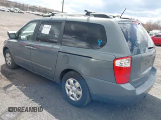 2009 Kia Sedona LX with VIN KNDMB233696299758, listed as a IAAI auction lot 41929906 with 214,445 mi miles. Bid and sale history available at carsss.com. Image 3.