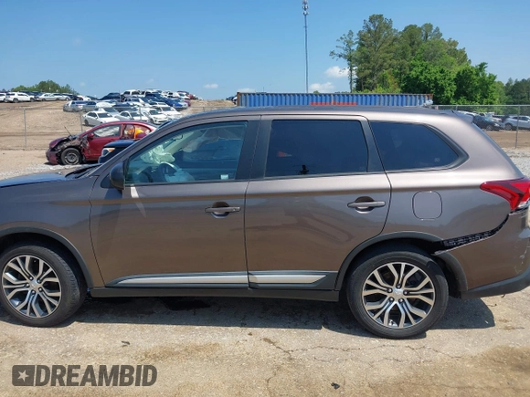 2018 Mitsubishi Outlander ES z VIN JA4AD2A39JZ071007, wystawiony jako IAAI lot #42114991 z przebiegiem 84 422 mil mil oraz . Historia ofert i sprzedaży dostępna na DreamBid. Obrazek 15.