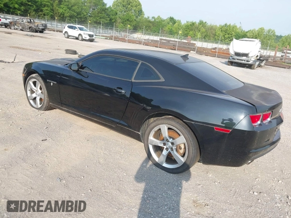 2011 Chevrolet Camaro 2LS z VIN 2G1FA1ED2B9135538, wystawiony jako IAAI lot #42294991 z przebiegiem 173 126 mil mil oraz . Historia ofert i sprzedaży dostępna na DreamBid. Obrazek 3.