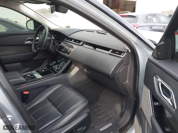 2018 Land Rover Range Rover Velar S with VIN SALYB2RX3JA778385, listed as a IAAI auction lot 40735649 with 82,899 mi miles. Bid and sale history available at carsss.com. Image 5.