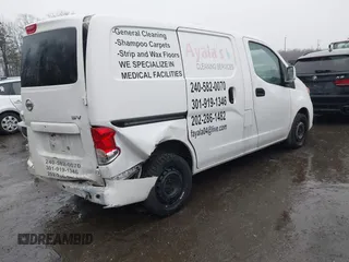 2015 Nissan NV200 SV with VIN 3N6CM0KN6FK713784, listed as a IAAI auction lot 41834734 with 190,056 mi miles. Bid and sale history available at carsss.com. Image 4.