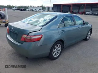 2008 Toyota Camry LE z VIN 4T1BE46K68U758676, wystawiony jako IAAI lot #42151454 z przebiegiem 137 993 mil mil oraz . Historia ofert i sprzedaży dostępna na DreamBid. Obrazek 4.