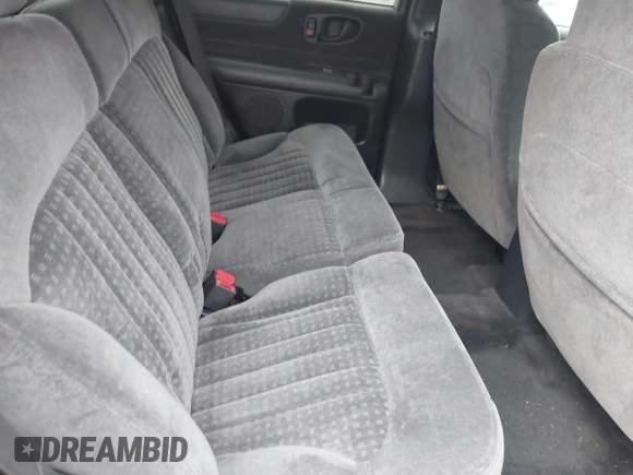 2000 Chevrolet Blazer LT with VIN 1GNDT13W9YK287456, listed as a IAAI auction lot 42450504 with 139,649 mi miles and . Bid and sale history available at DreamBid. Image 8.