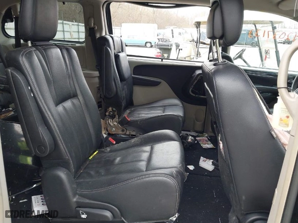 2014 Chrysler Town & Country Touring with VIN 2C4RC1BG4ER330039, listed as a IAAI auction lot 42037133 with 113,969 mi miles. Bid and sale history available at carsss.com. Image 8.