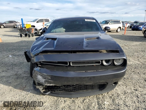 2019 Dodge Challenger SXT z VIN 2C3CDZAG8KH509337, wystawiony jako Copart lot #46736435 z przebiegiem 71 991 mil mil oraz Szkoda całkowita • Salvage title. Historia ofert i sprzedaży dostępna na DreamBid. Obrazek 5.