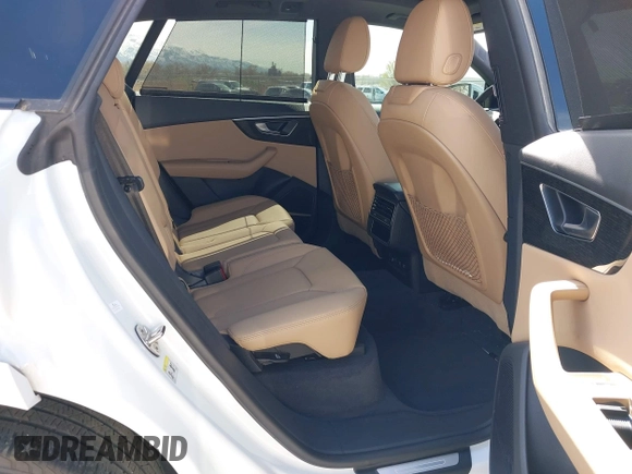 2021 Audi Q8 Prestige z VIN WA1FVAF18MD025027, wystawiony jako IAAI lot #41967700 z przebiegiem 32 992 mil mil oraz . Historia ofert i sprzedaży dostępna na DreamBid. Obrazek 8.
