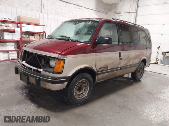 1992 Chevrolet Astro with VIN 1GNEL19W9NB204762, listed as a IAAI auction lot 41978439 with 107,613 mi miles. Bid and sale history available at carsss.com. Image 2.