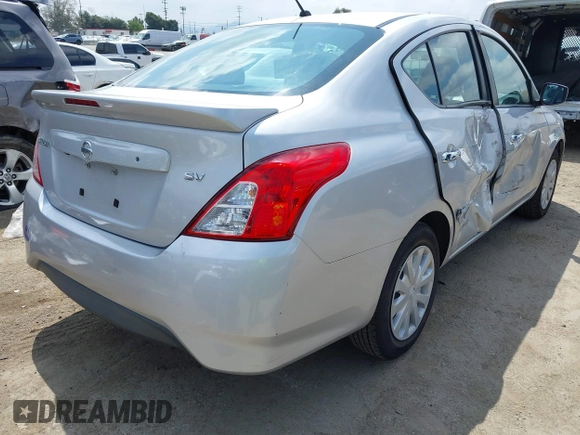 2019 Nissan Versa SV z VIN 3N1CN7AP7KL804002, wystawiony jako IAAI lot #42134636 z przebiegiem 75 107 mil mil oraz . Historia ofert i sprzedaży dostępna na DreamBid. Obrazek 4.
