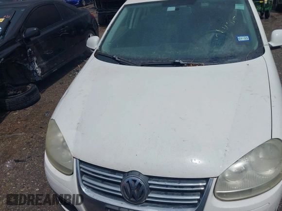 2009 Volkswagen Jetta Sedan SE with VIN 3VWRM71K19M076953, listed as a IAAI auction lot 42110365 with 182,208 mi miles. Bid and sale history available at carsss.com. Image 6.