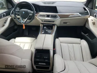 2021 BMW X5 xDrive40i z VIN 5UXCR6C0XM9E79726, wystawiony jako Copart lot #53889335 z przebiegiem 64 221 mil mil oraz Szkoda całkowita • Salvage title. Historia ofert i sprzedaży dostępna na DreamBid. Obrazek 8.