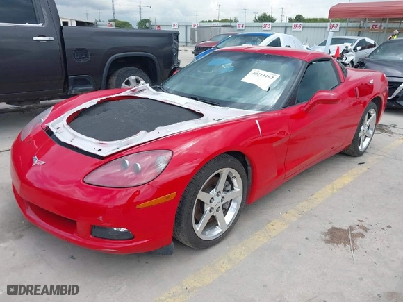 2005 Chevrolet Corvette with VIN 1G1YY24UX55116202, listed as a IAAI auction lot 40211162 with 55,579 mi miles. Bid and sale history available at carsss.com. Image 2.