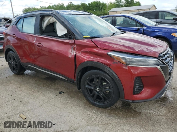 2021 Nissan Kicks SR z VIN 3N1CP5DV8ML537710, wystawiony jako Copart lot #56881755 z przebiegiem 27 402 mil mil oraz Szkoda całkowita • Salvage title. Historia ofert i sprzedaży dostępna na DreamBid. Obrazek 4.