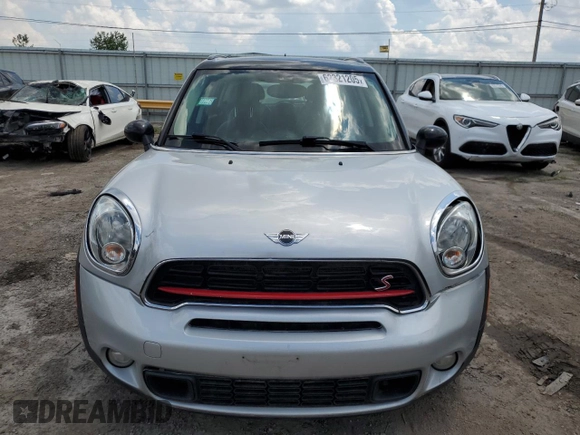2016 MINI Countryman S with VIN WMWZC5C52GWU20530, listed as a Copart auction lot 62321205 with 100,970 mi miles and Clean title. Bid and sale history available at DreamBid. Image 5.